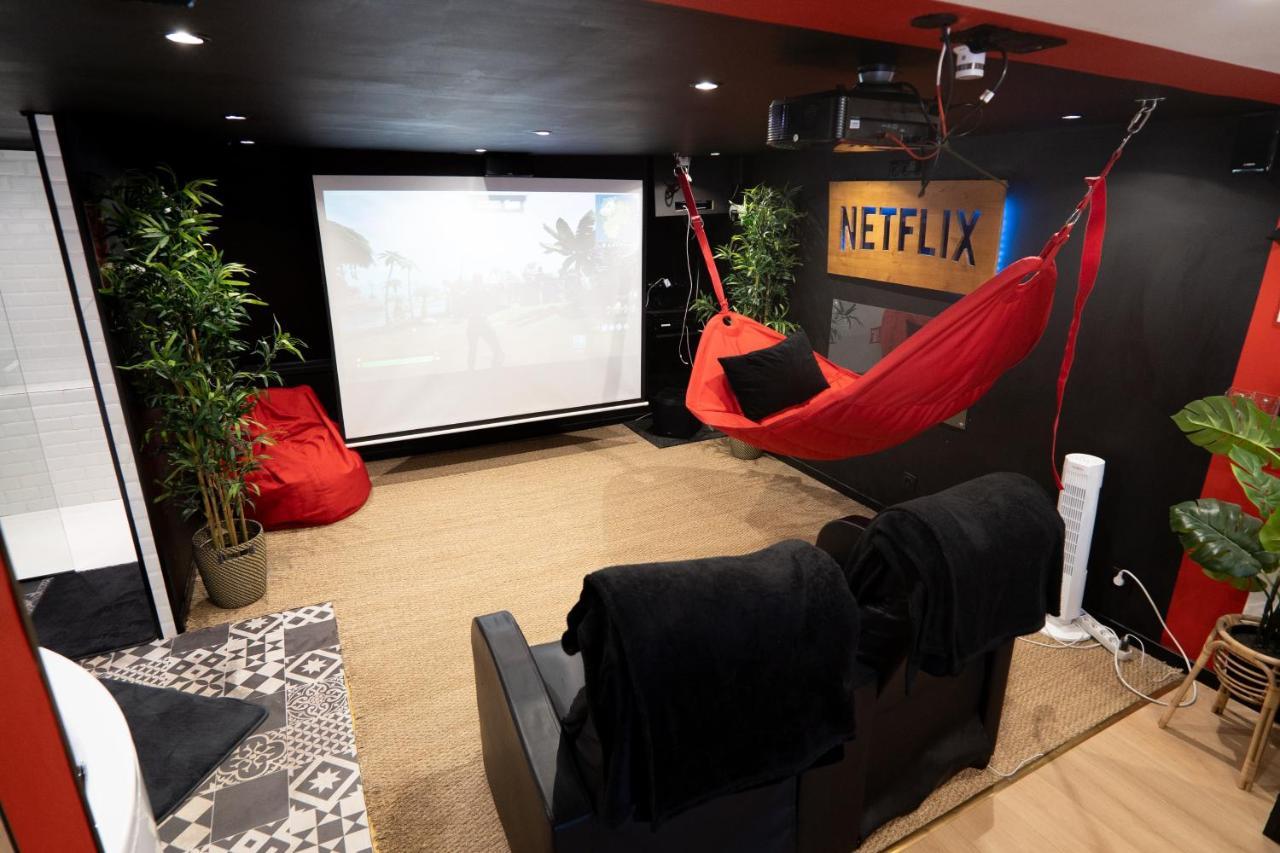 ואלנסיין Capsule Cinema - Balneo Home Cinema Playstation 5 מראה חיצוני תמונה